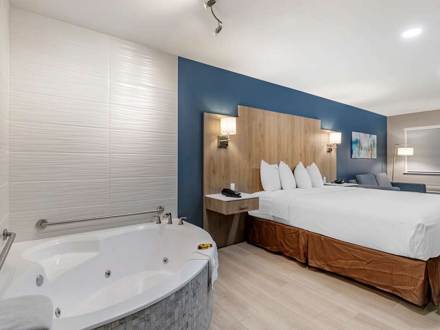 Guest room at Best Western Plus Edinburg Inn & Suites
