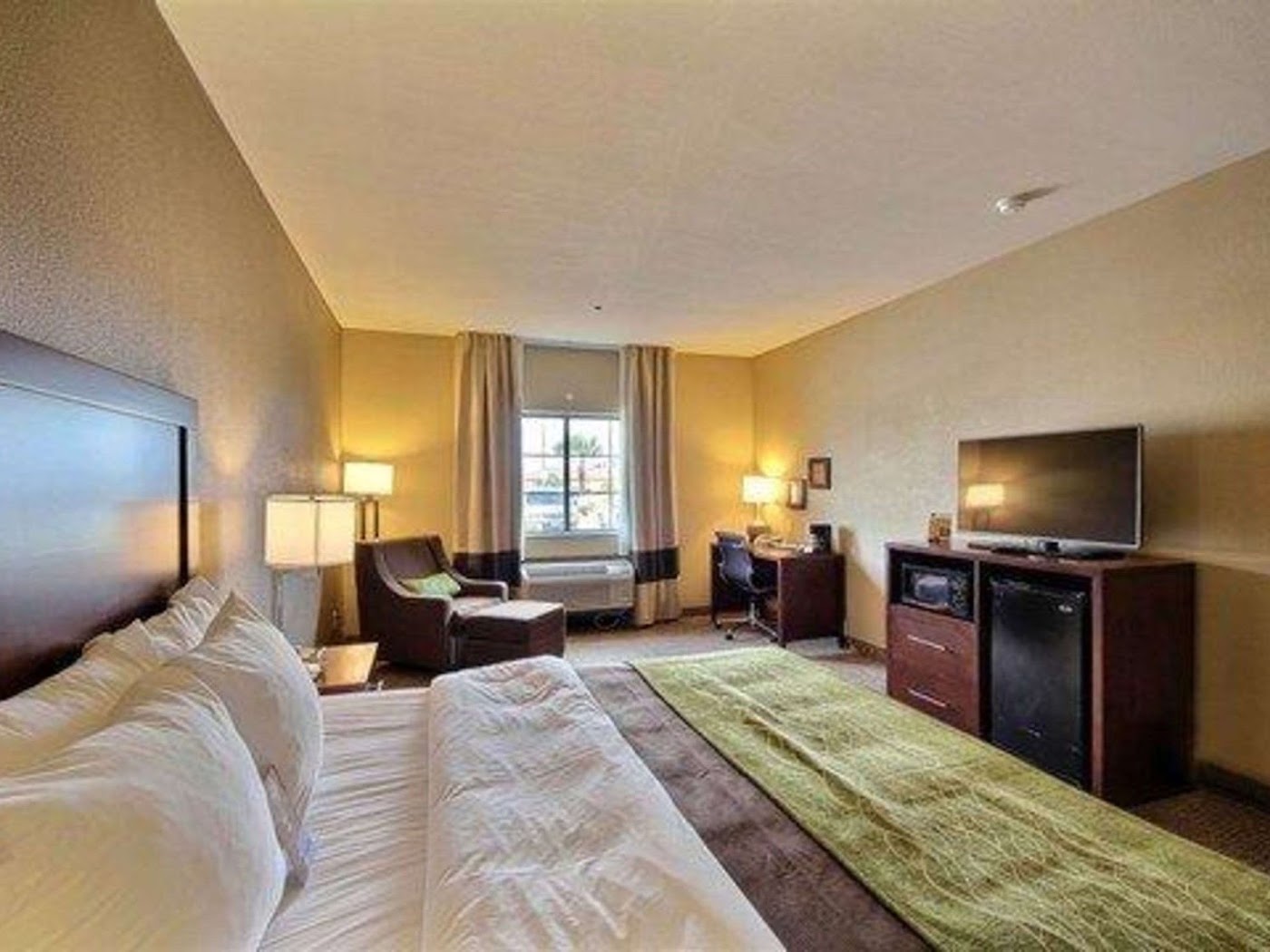 Guest room at Comfort Inn Edinburg South