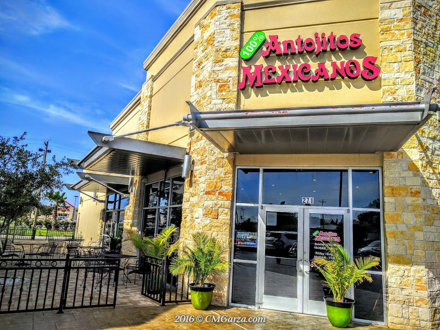 Photograph of 100% Antojitos Mexicanos